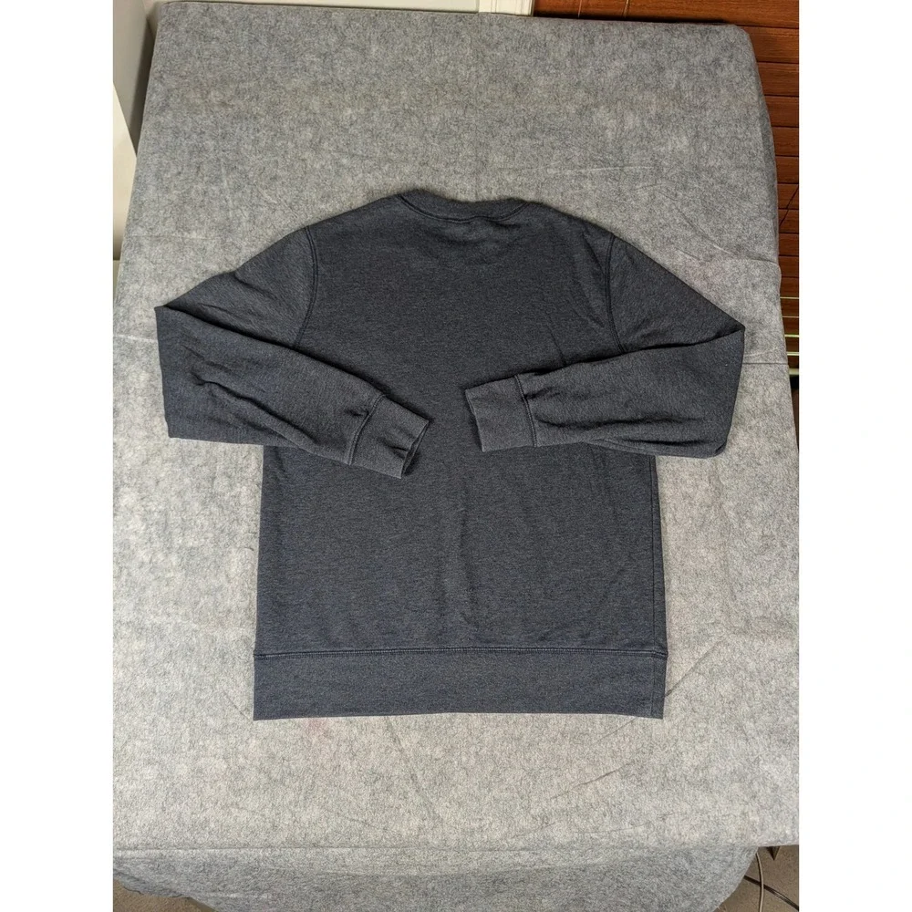The North Face Mens Gray Heather Crewneck Fleece Box Logo Sweatshirt Regular Fit